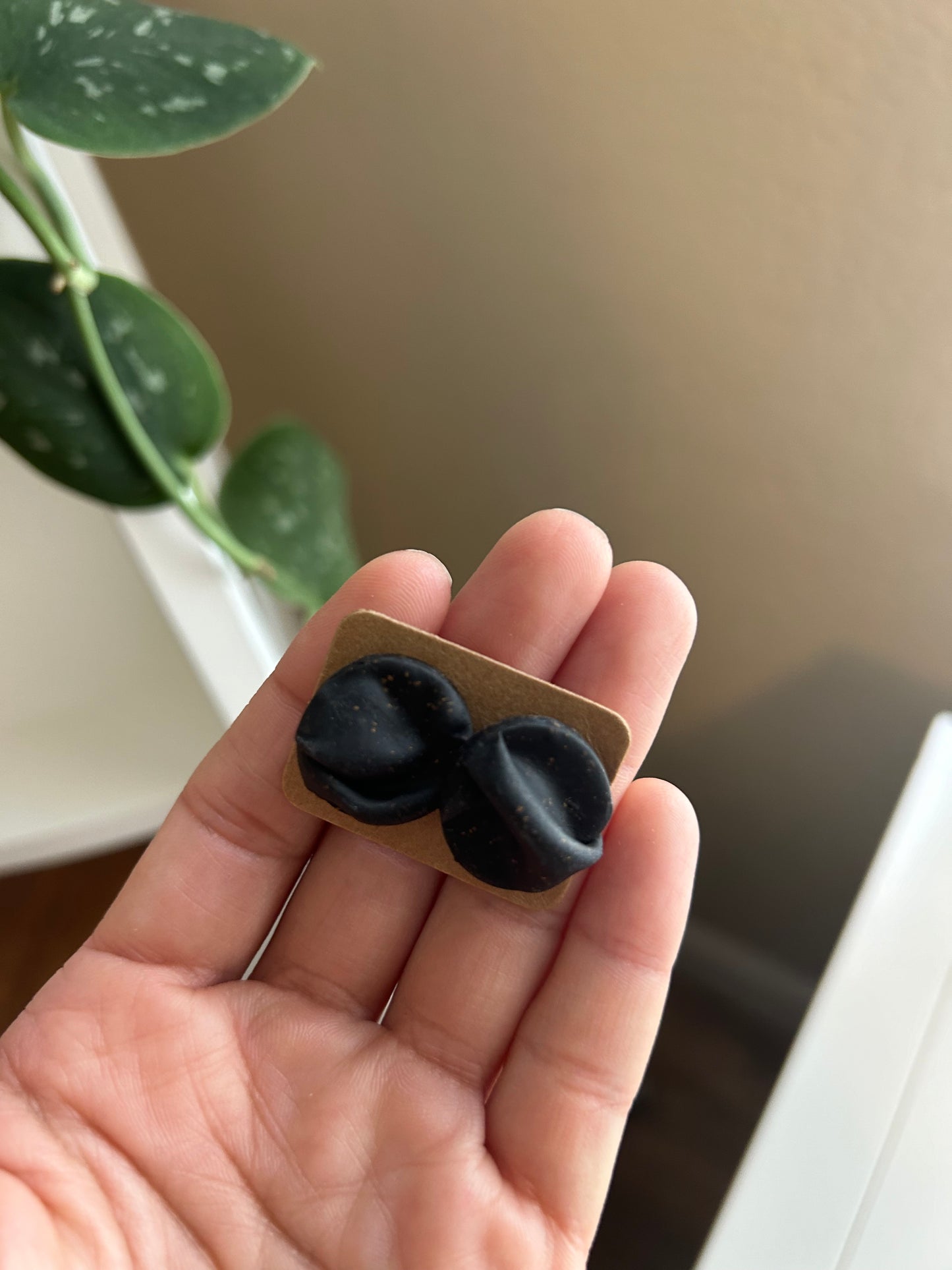 $4 Studs